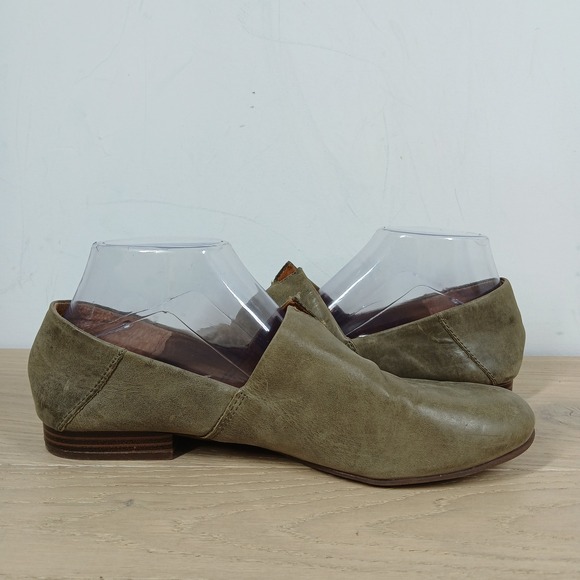 b.o.c. Loafers Womens 10M Olive Leather Slip On Comfort Casual Wear Style - Picture 2 of 10